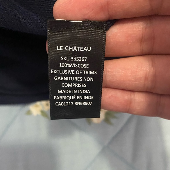 Le Chateau Shawl/Scarf | Navy Blue | 100% Viscose - Picture 2 of 2